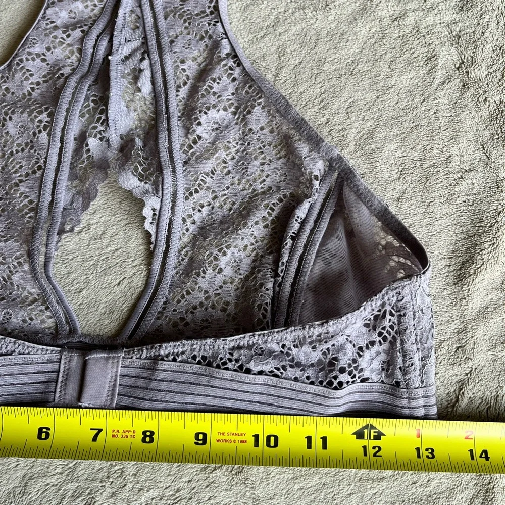 Victoria’s Secret Very Sexy Lace Halter Bralette - Picture 8 of 9